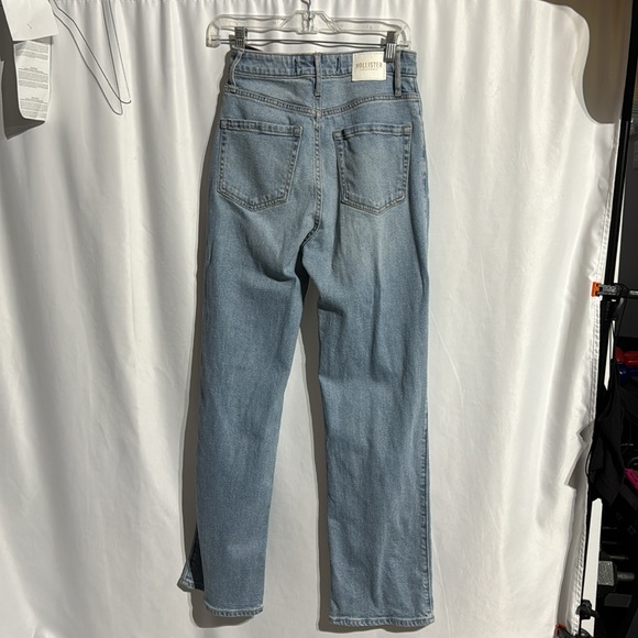 HOLLISTER Ultra High-Rise Dad Jean Size 3s - Picture 2 of 5